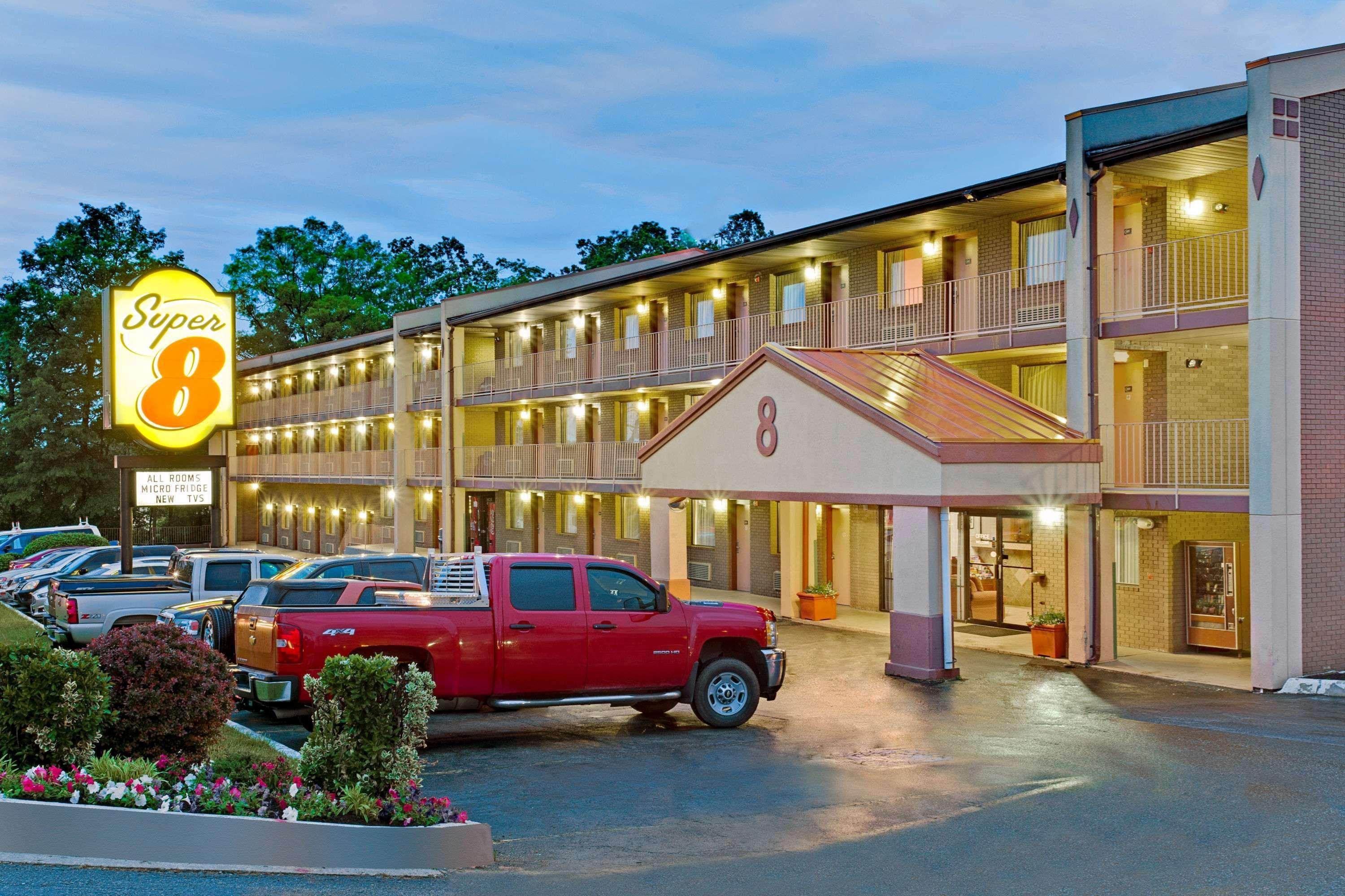 Super 8 By Wyndham Laurel Hotel Exterior foto