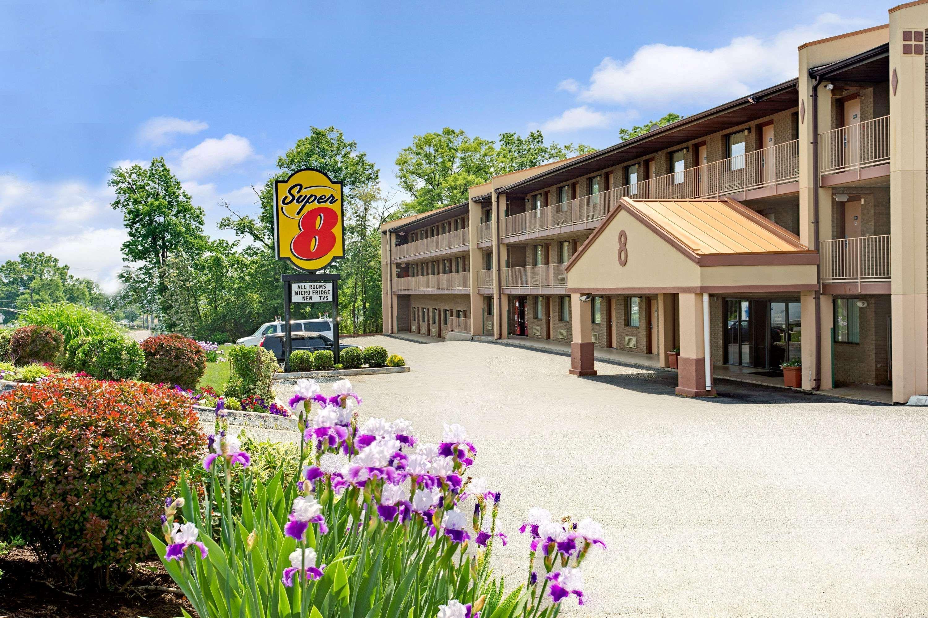 Super 8 By Wyndham Laurel Hotel Exterior foto